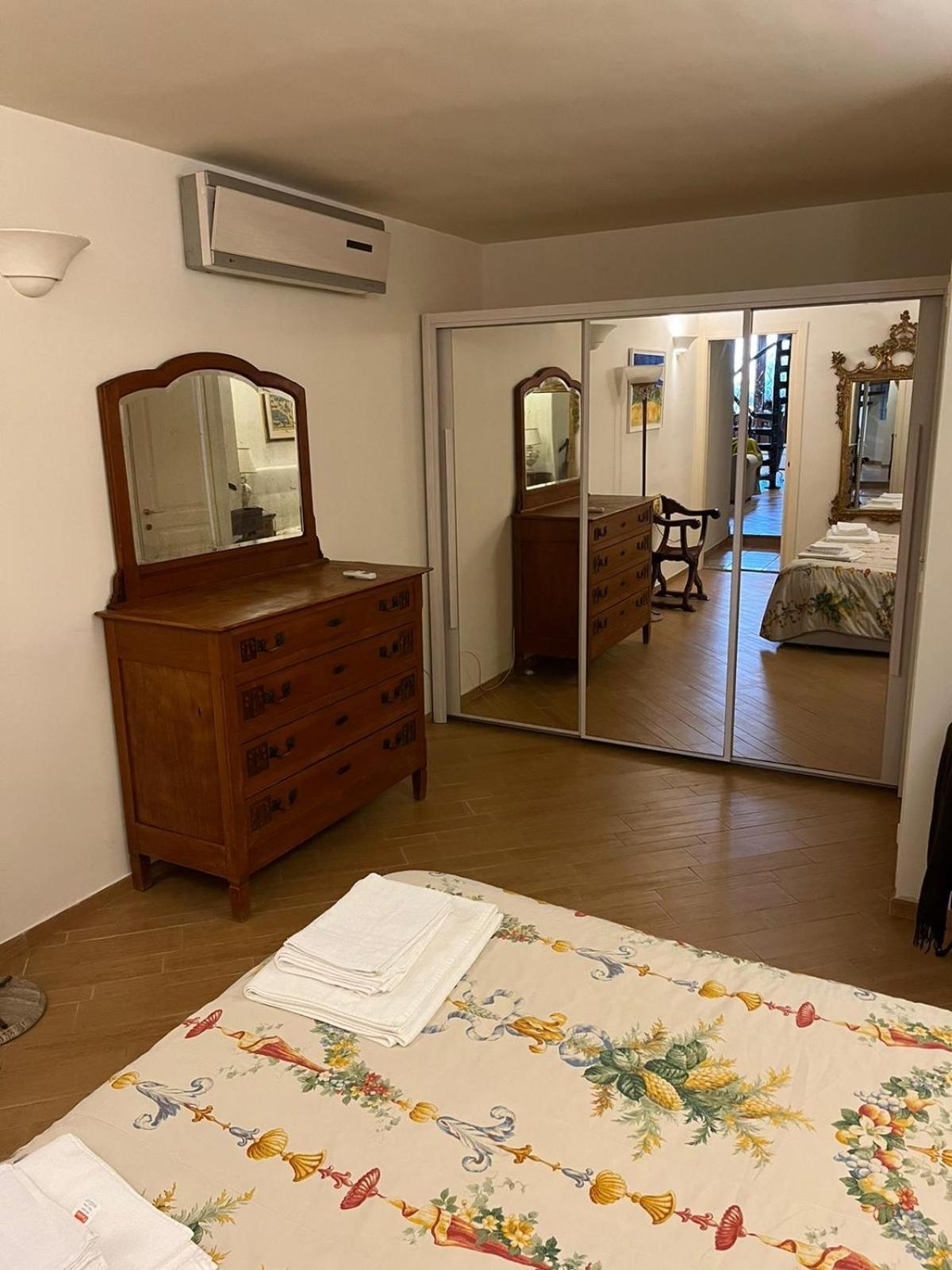 Loft Tanzi Apartment Bari Bilik gambar